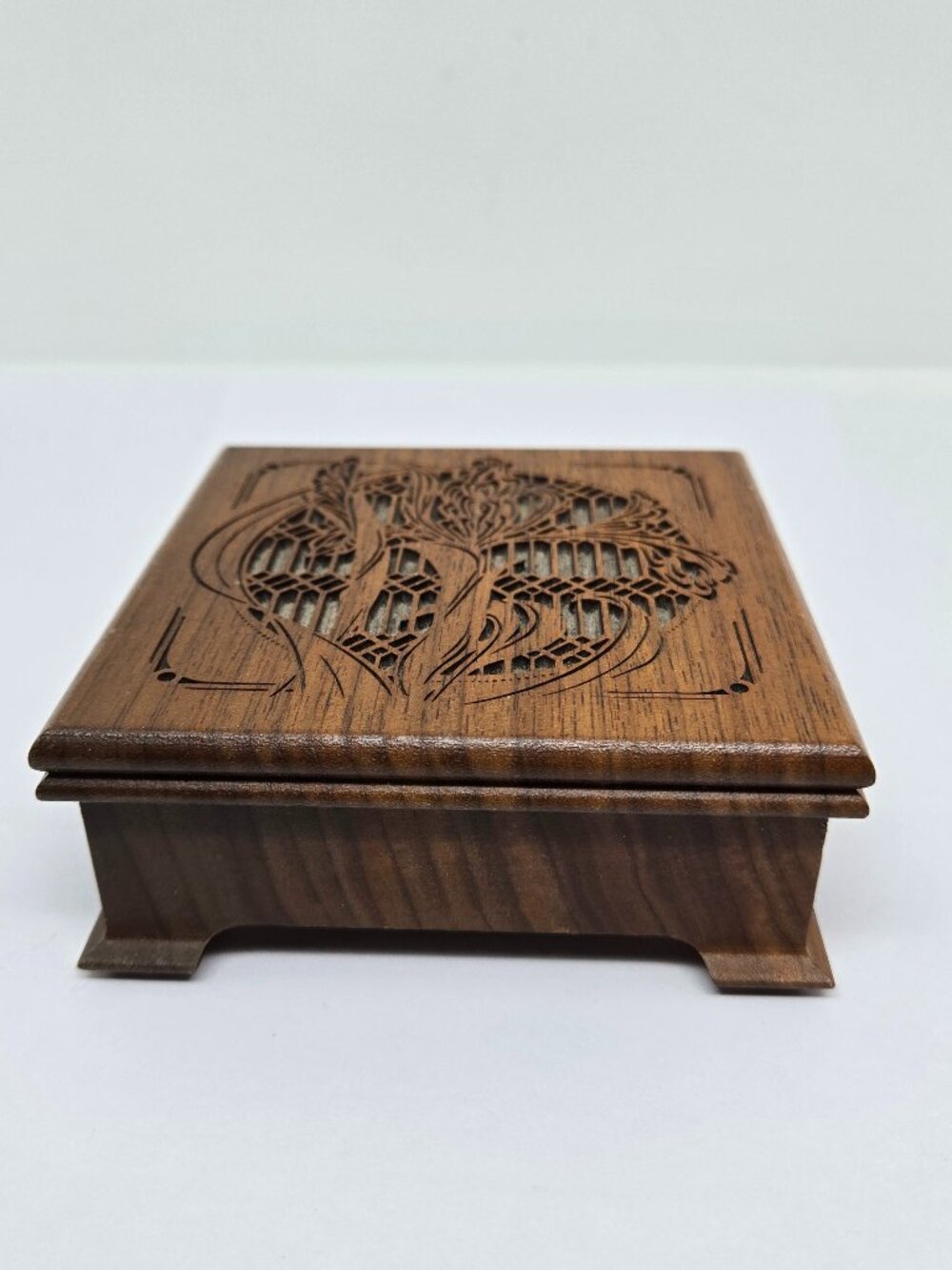 Lasercraft Footed Wooden Music Box, Iris, Lara's theme, 1985